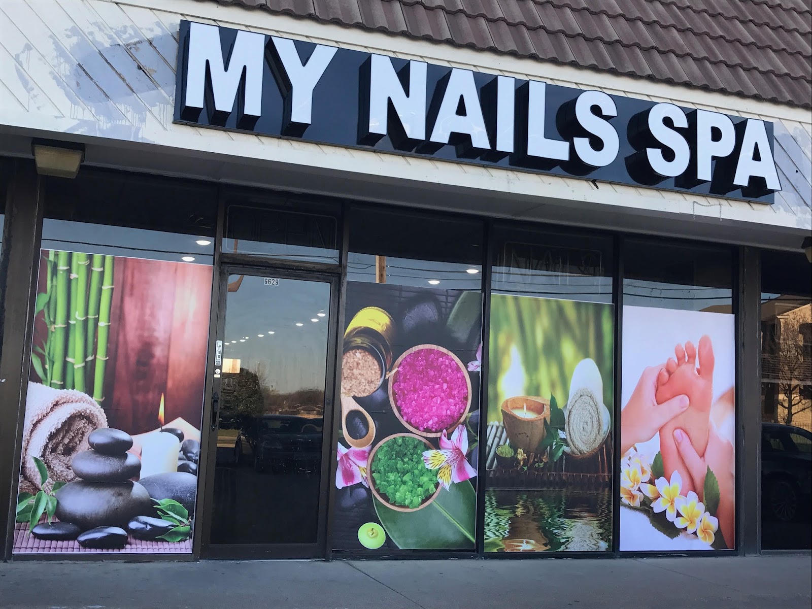 My Nails & Spa logo